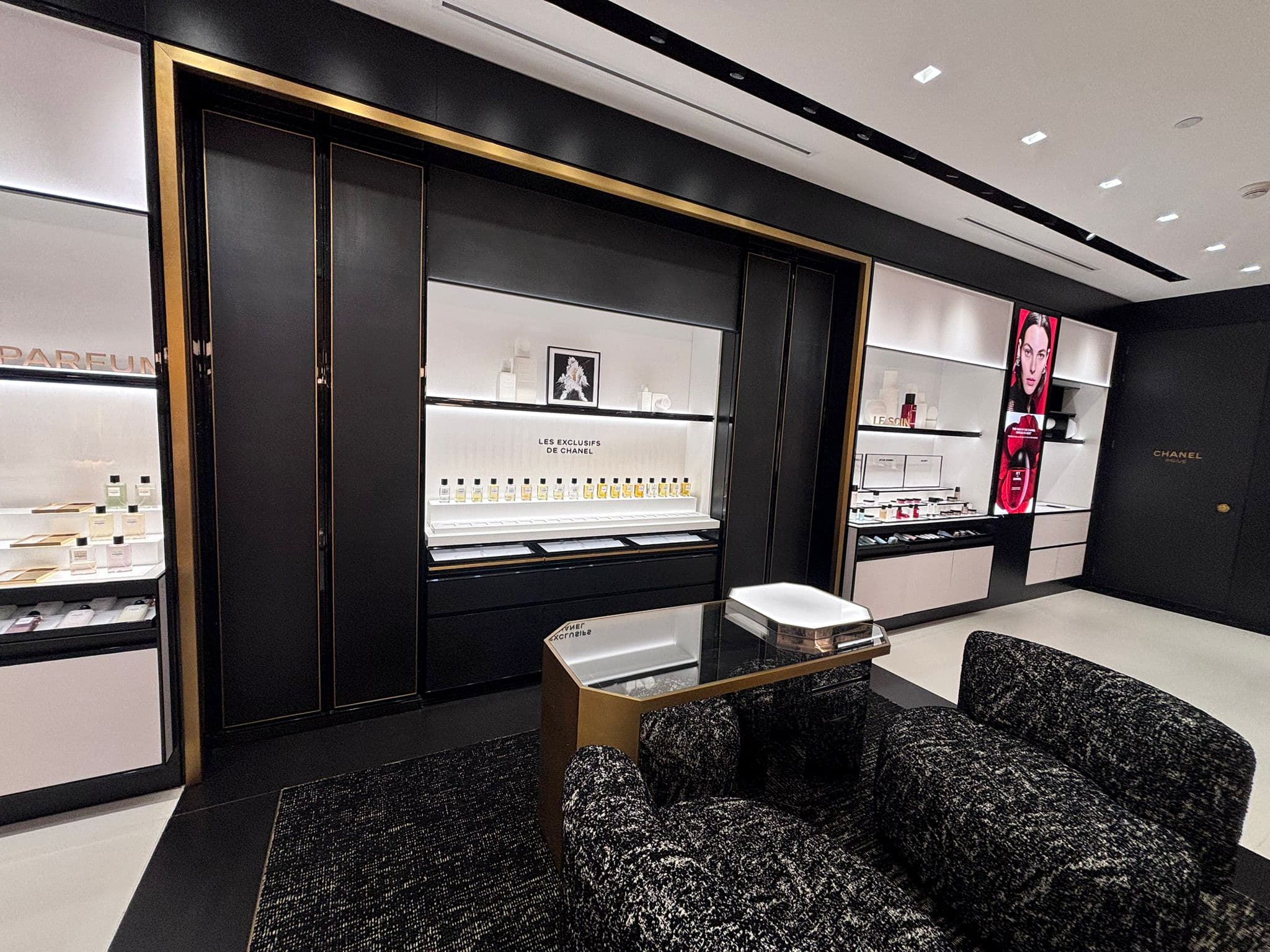 Kith - Minimalist retail experience | Interior